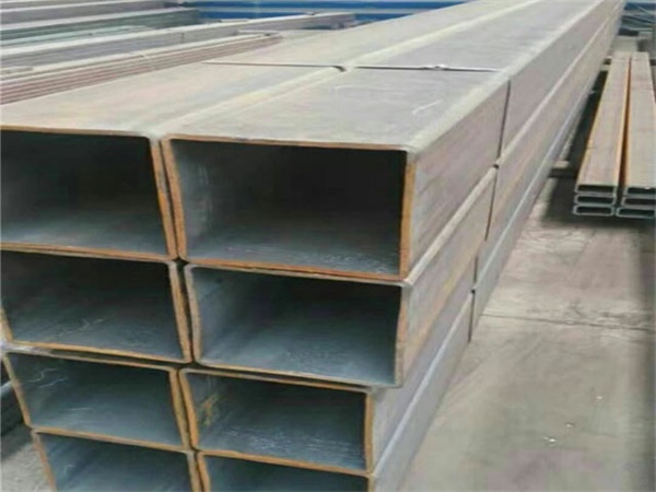 万荣Q355B<font style='color:red'>无缝方管</font>大厂出货